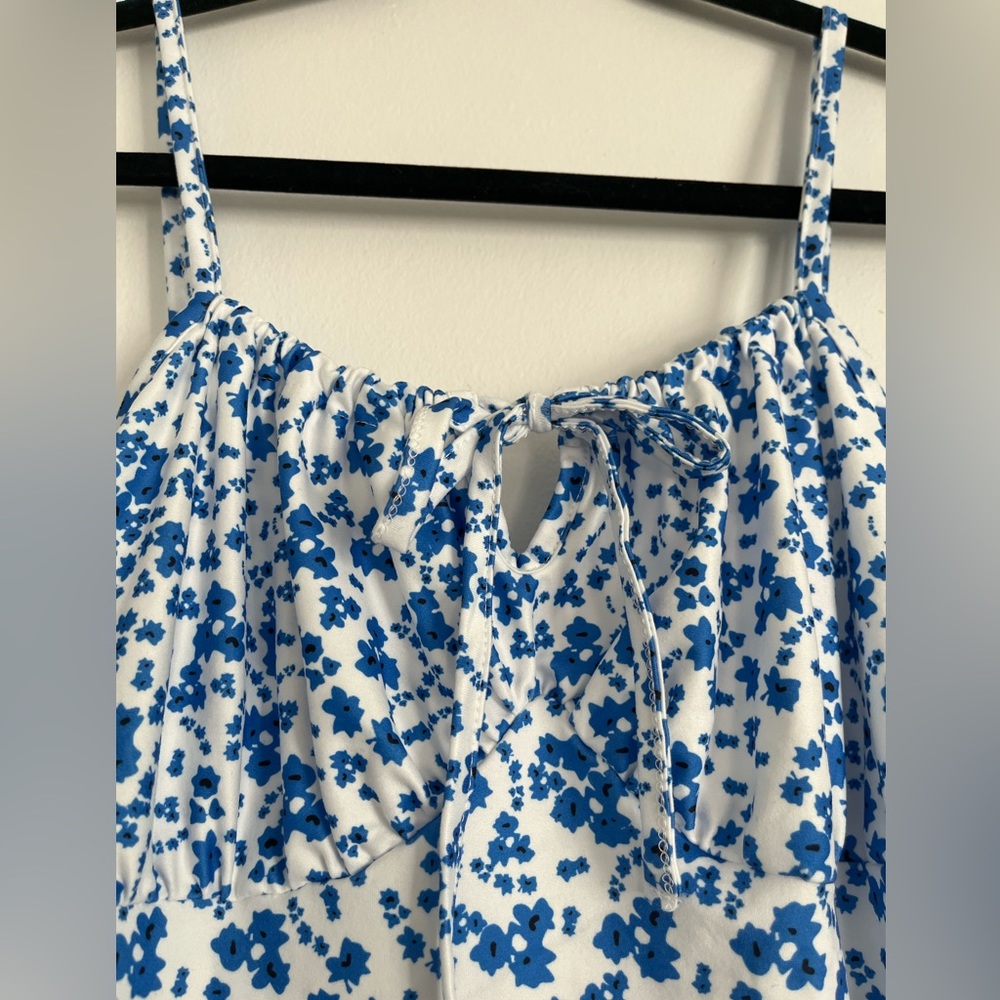 Blue flowery Amazon Dress